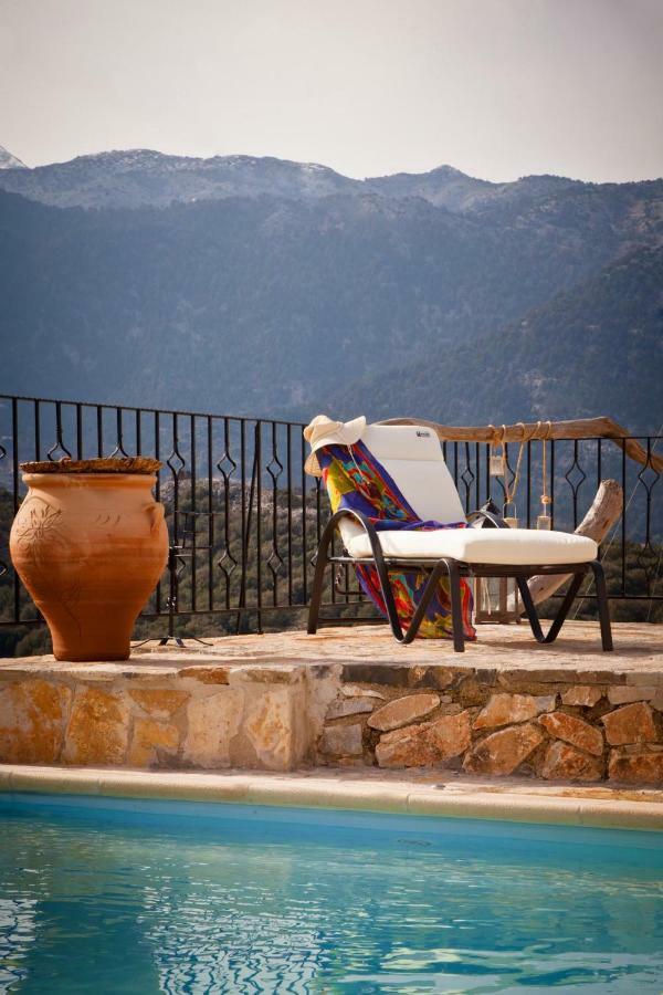 Stone Built Villa Galatia, Poolside & Perfect View Karés Exteriér fotografie